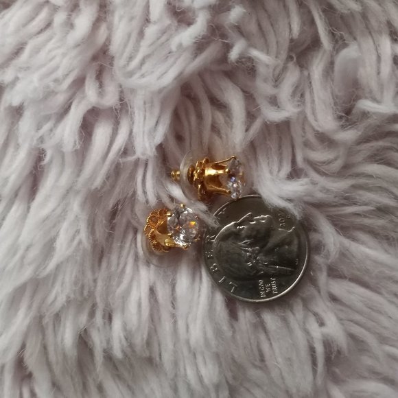 Gold Diamond Earrings - Picture 8 of 8